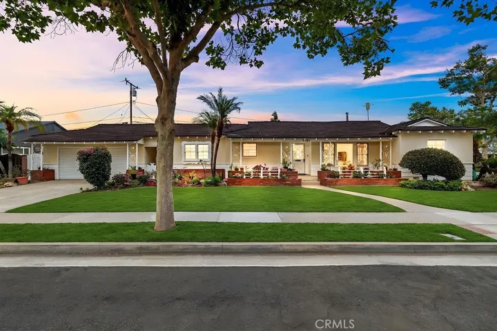 1901 N Greenbrier Street, Santa Ana, California 92706