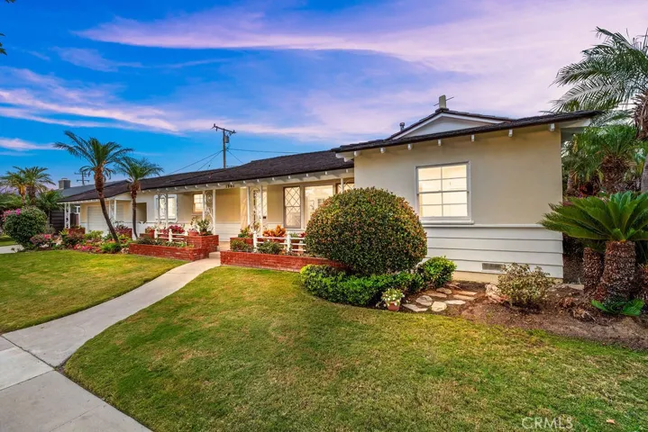 1901 N Greenbrier Street, Santa Ana, California 92706