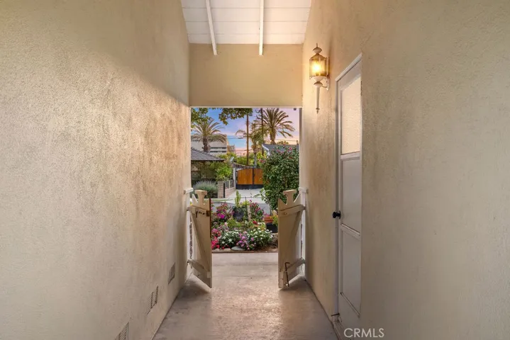 1901 N Greenbrier Street, Santa Ana, California 92706