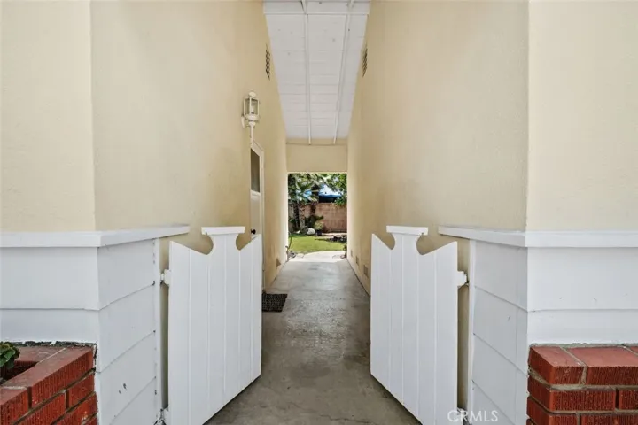 1901 N Greenbrier Street, Santa Ana, California 92706