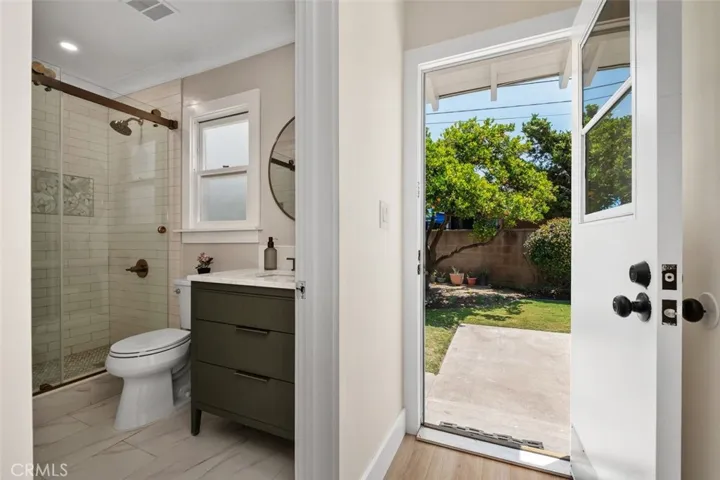 1901 N Greenbrier Street, Santa Ana, California 92706