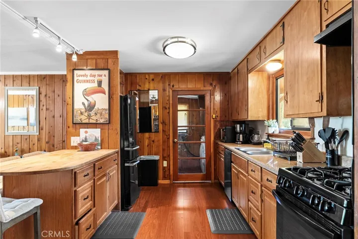 Kitchen to Laundry Room