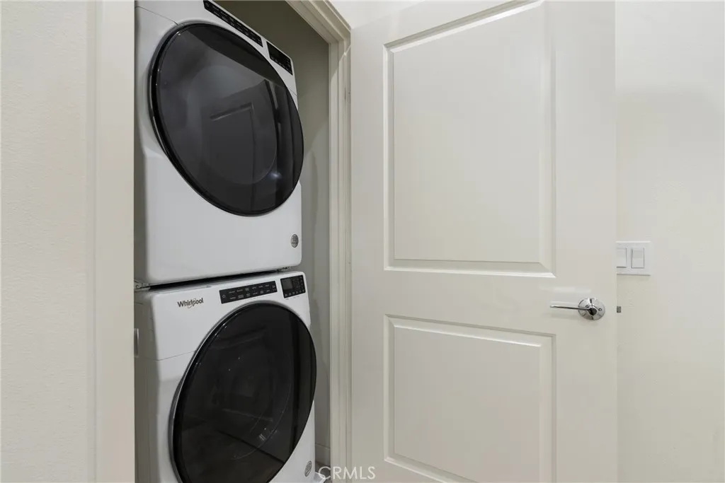 Stackable washer/dryer 3rd floor