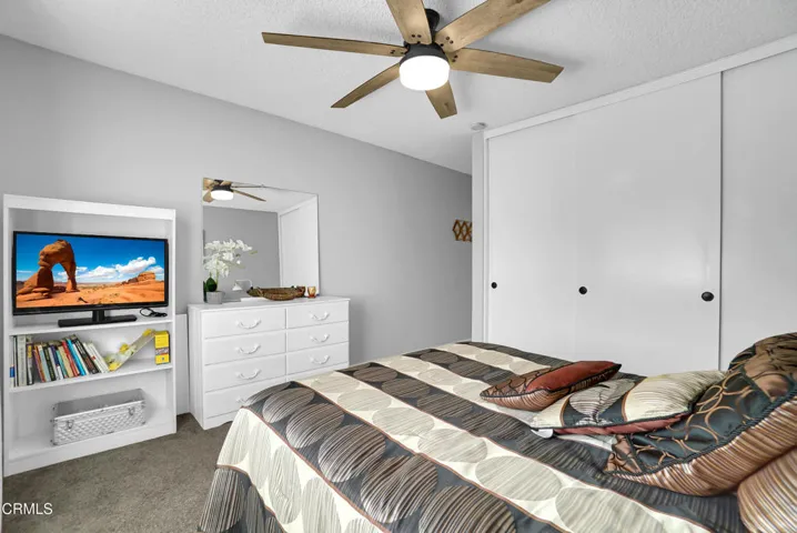 PropertyGraphy.com  (28)