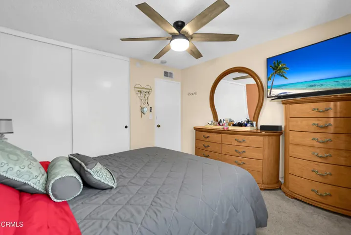 PropertyGraphy.com  (26)