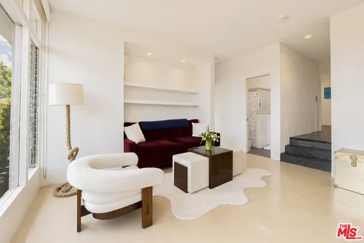 8292 Hollywood Boulevard, Los Angeles, California 90069