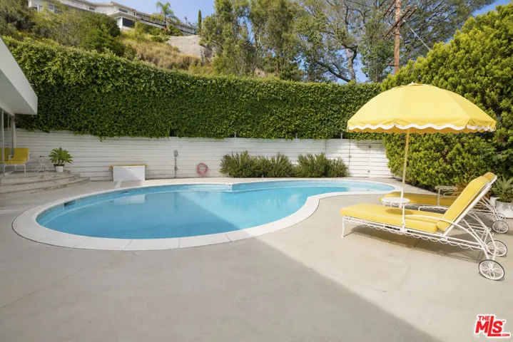 8292 Hollywood Boulevard, Los Angeles, California 90069