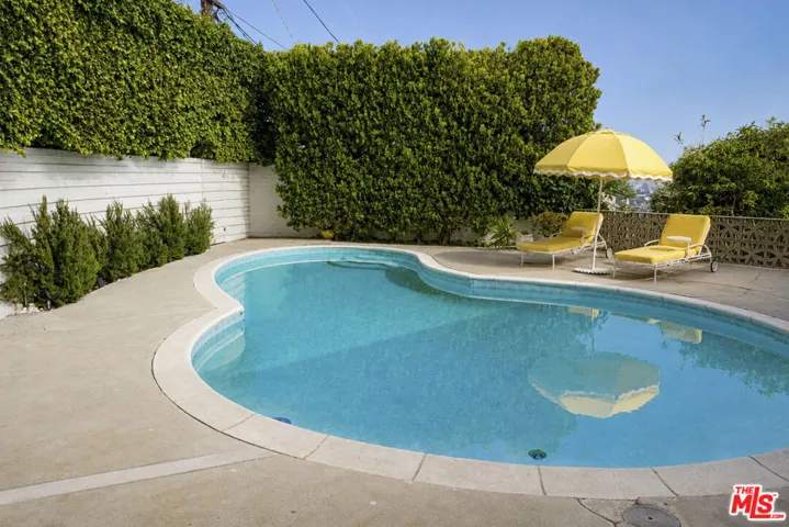 8292 Hollywood Boulevard, Los Angeles, California 90069