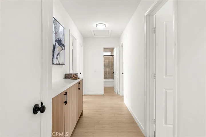 Hallway to the bedrooms