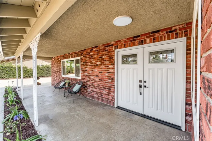 Front porch
