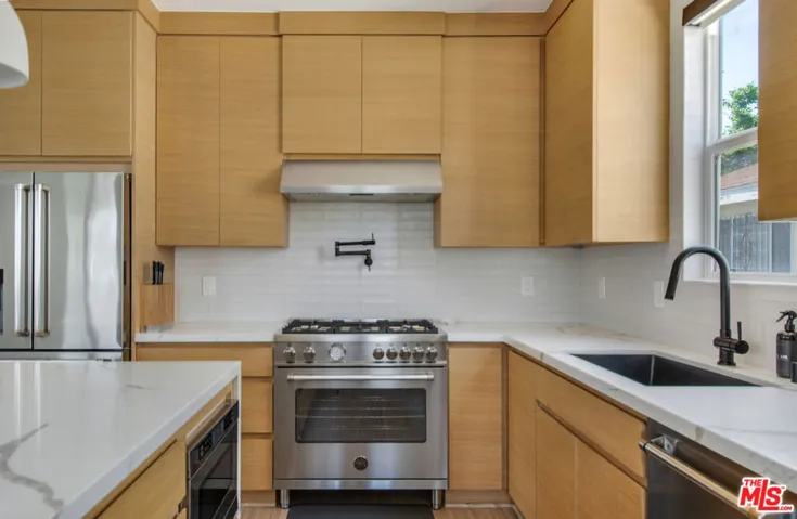 3763 S Gramercy Place, Los Angeles, California 90018