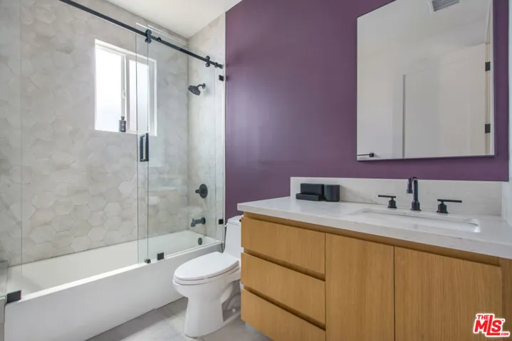 3763 S Gramercy Place, Los Angeles, California 90018