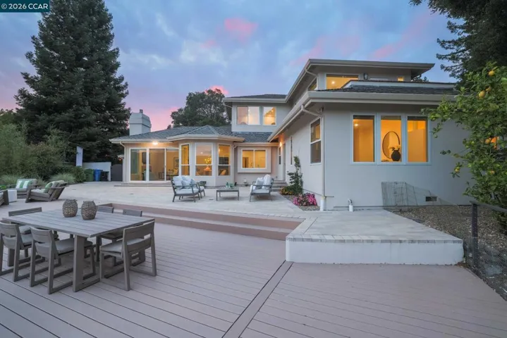 1 Oakview Terrace, Orinda, California 94563-3133