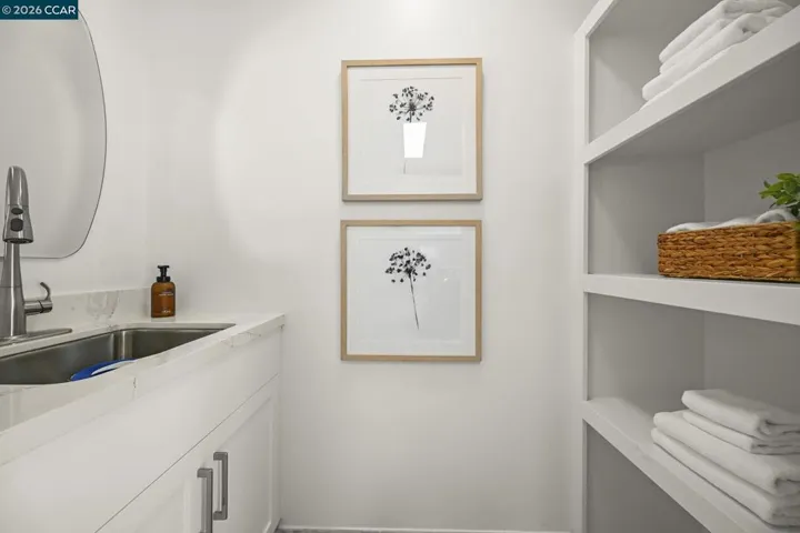 1 Oakview Terrace, Orinda, California 94563-3133