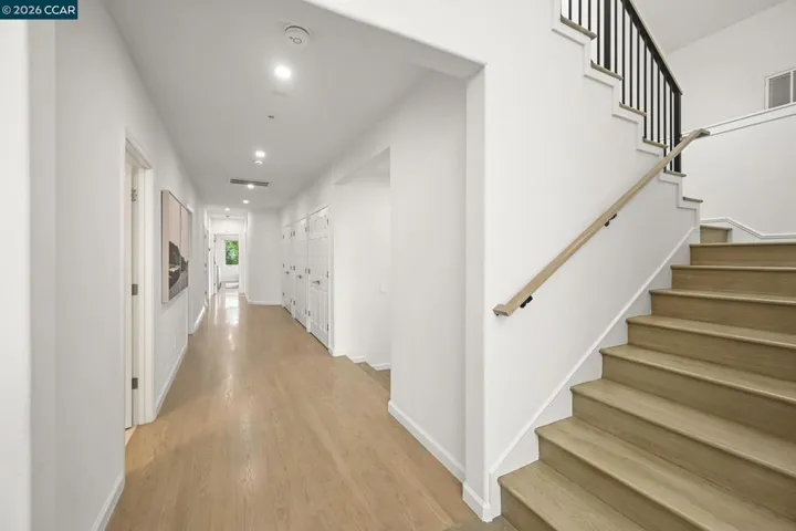 1 Oakview Terrace, Orinda, California 94563-3133