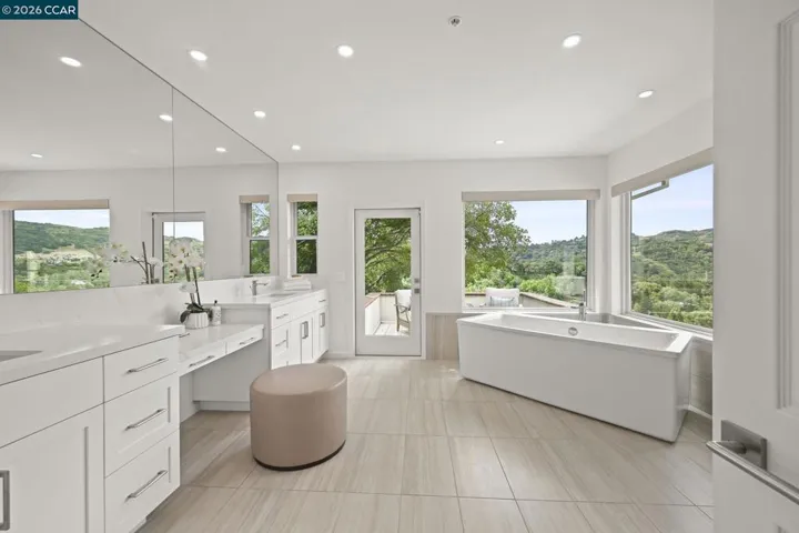 1 Oakview Terrace, Orinda, California 94563-3133