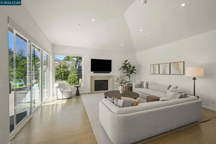 1 Oakview Terrace, Orinda, California 94563-3133