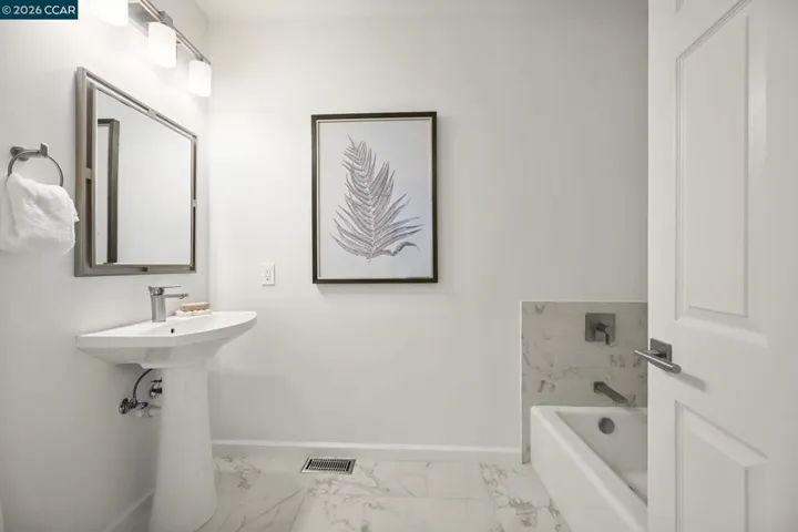 1 Oakview Terrace, Orinda, California 94563-3133