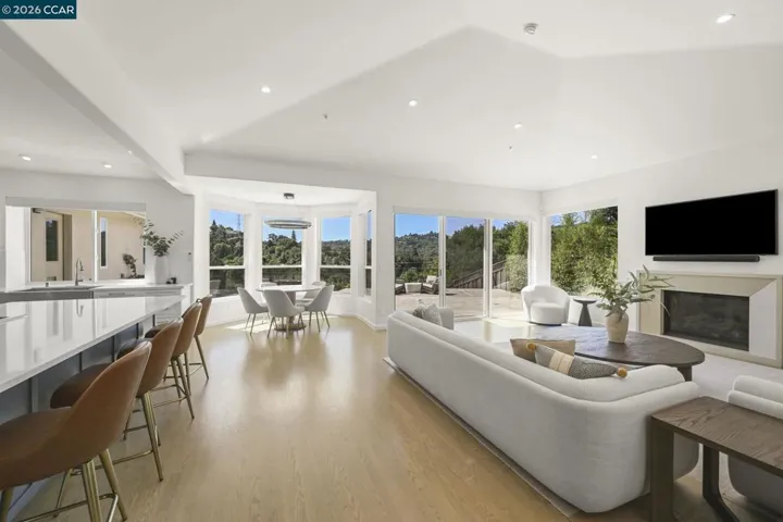 1 Oakview Terrace, Orinda, California 94563-3133