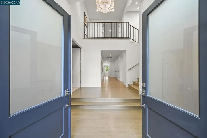1 Oakview Terrace, Orinda, California 94563-3133