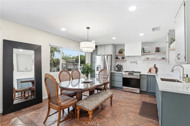 7183 Olive, Highland, California 92346