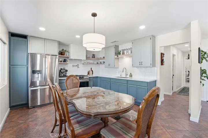 7183 Olive, Highland, California 92346