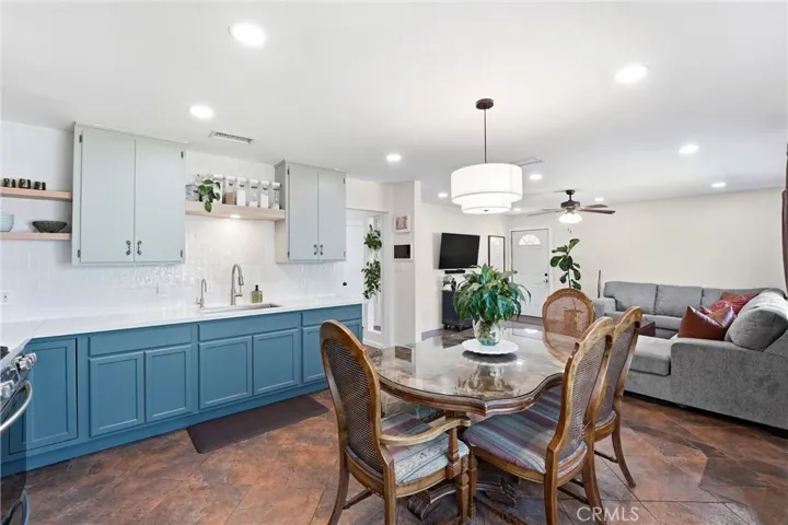 7183 Olive, Highland, California 92346