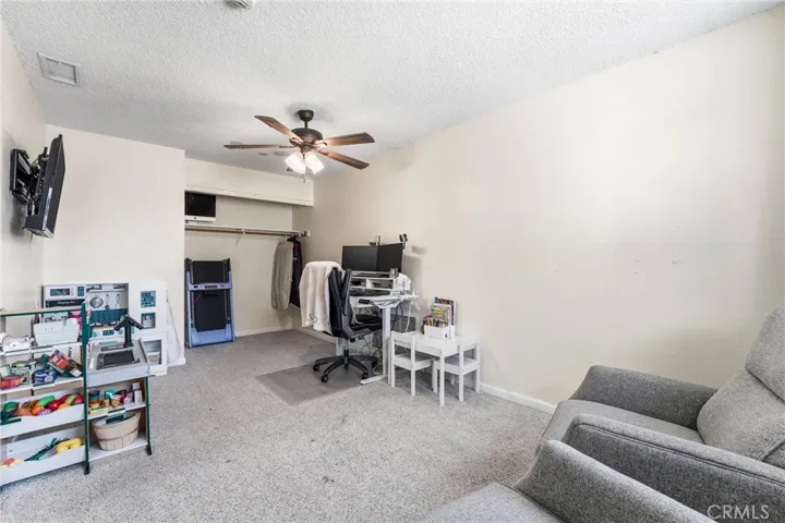 3rd bedroom/ offcie