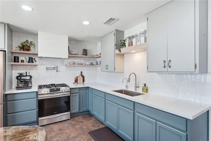 7183 Olive, Highland, California 92346