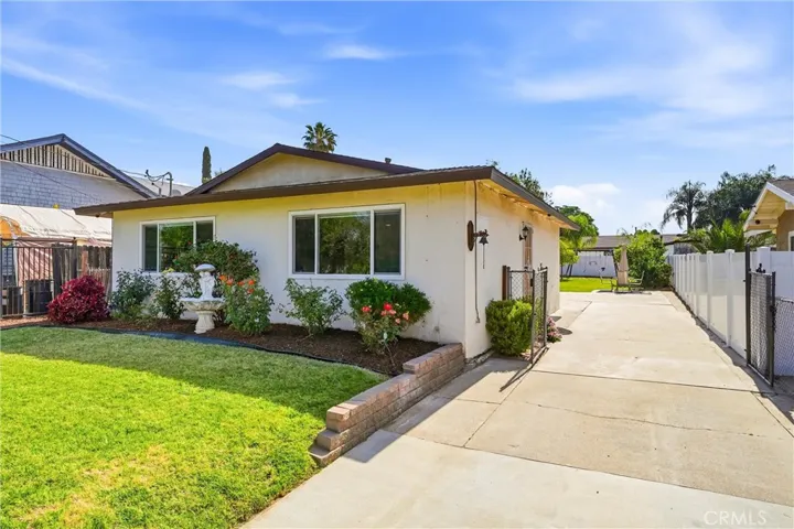 7183 Olive, Highland, California 92346