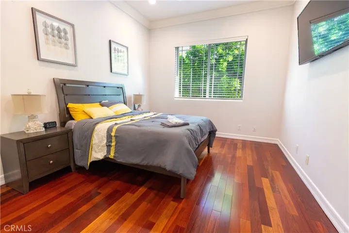 5449 Woodman Avenue, Sherman Oaks, California 91401