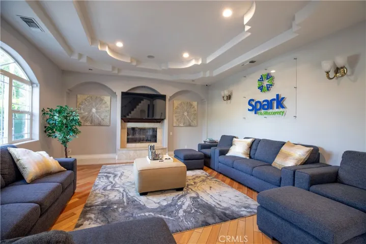 5449 Woodman Avenue, Sherman Oaks, California 91401