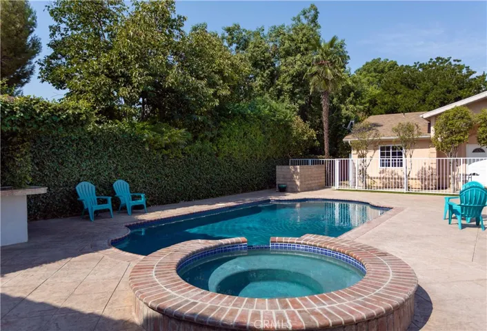 5449 Woodman Avenue, Sherman Oaks, California 91401