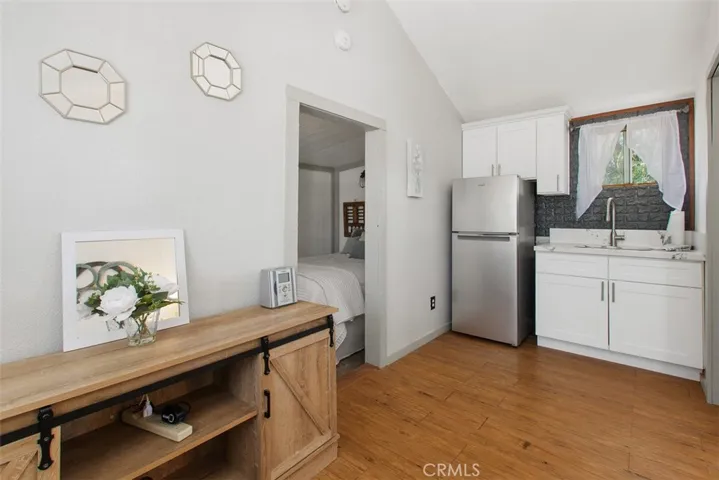 Guest home kitchenette
