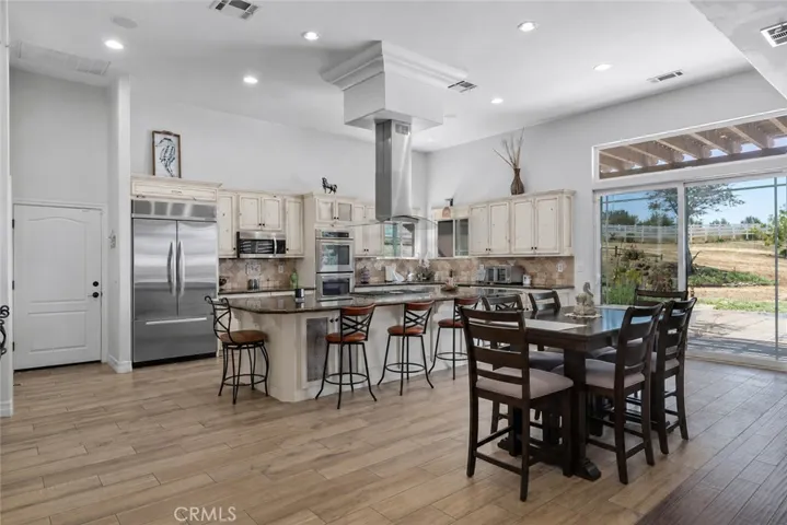 Gourmet Chef's kitchen perfect for family gatherings and entertaining