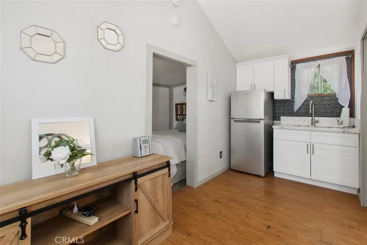 Guest home kitchenette