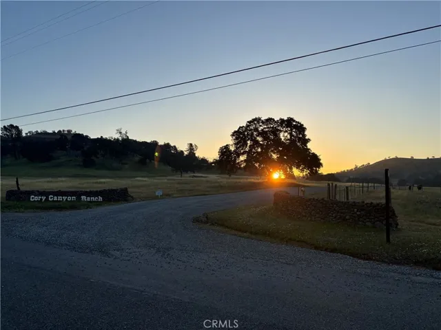 Sunrise view of potential lower access to property