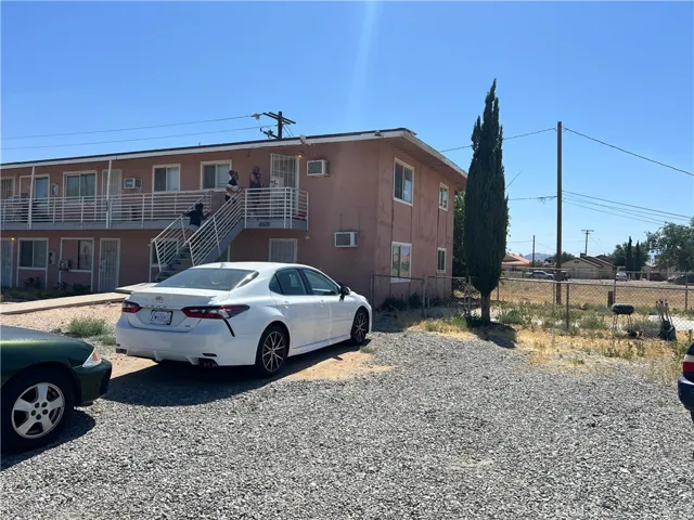 15535 Broken Bow Rd, Apple Valley, California 92307