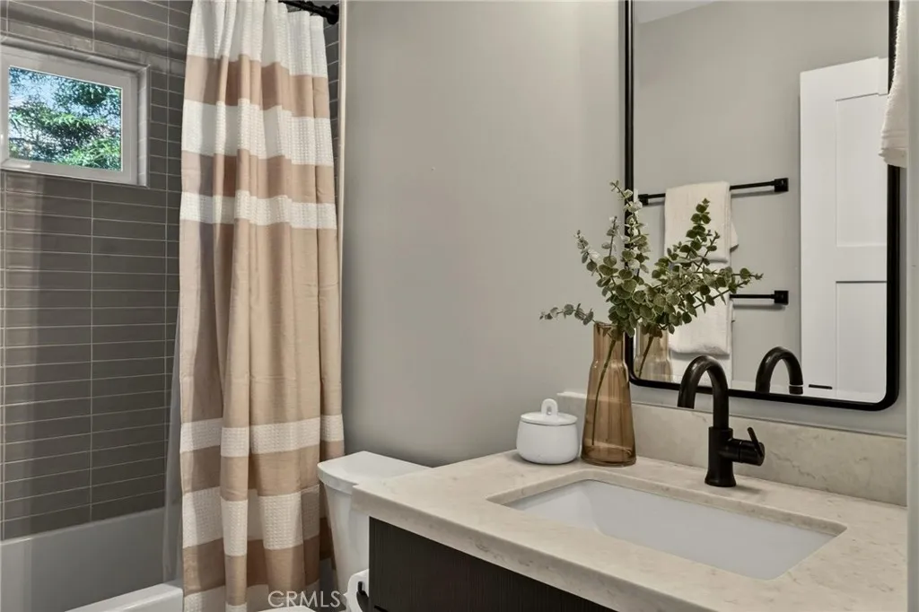 Downstairs Bathroom #2