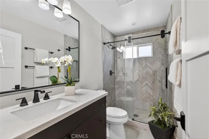 Downstairs Bathroom #1