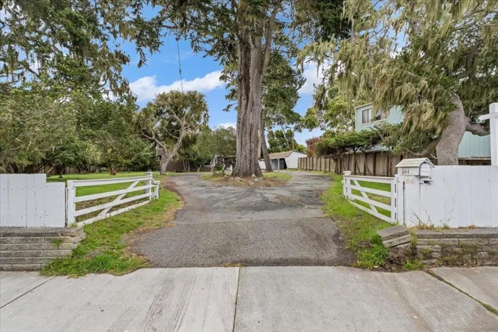 841 Congress Avenue, Pacific Grove, California 93950
