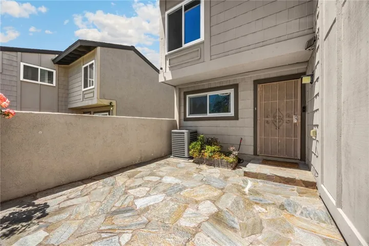 2626 N Tustin A, Santa Ana, California 92705