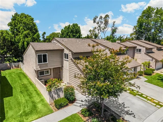 2626 N Tustin A, Santa Ana, California 92705