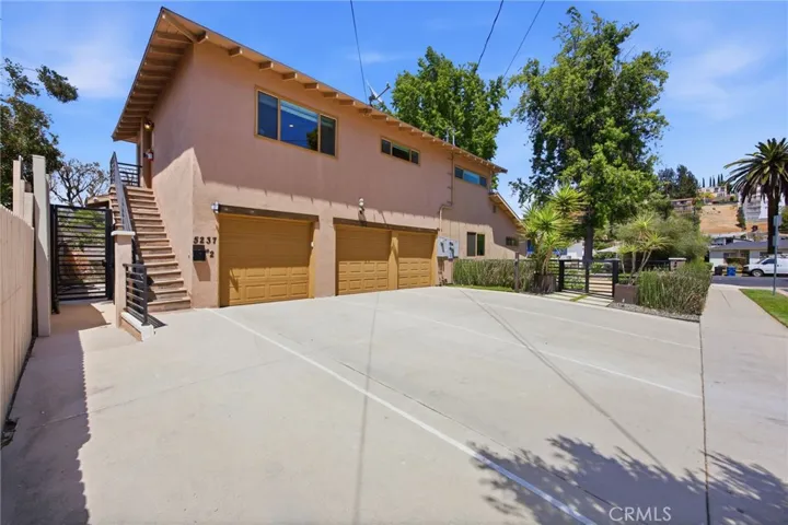 5237 Topanga Canyon, Woodland Hills, California 91364