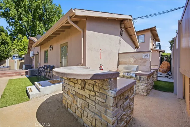 5237 Topanga Canyon, Woodland Hills, California 91364
