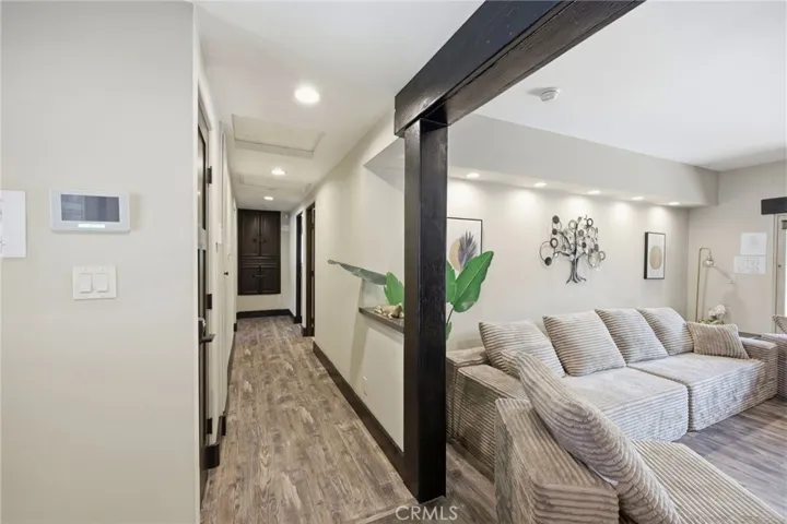 5237 Topanga Canyon, Woodland Hills, California 91364