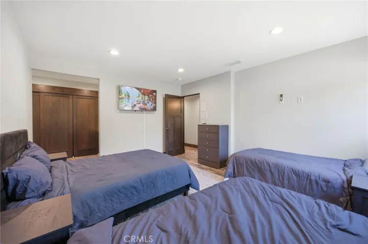 5237 Topanga Canyon, Woodland Hills, California 91364