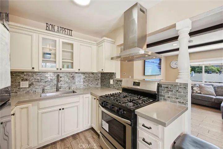 5237 Topanga Canyon, Woodland Hills, California 91364