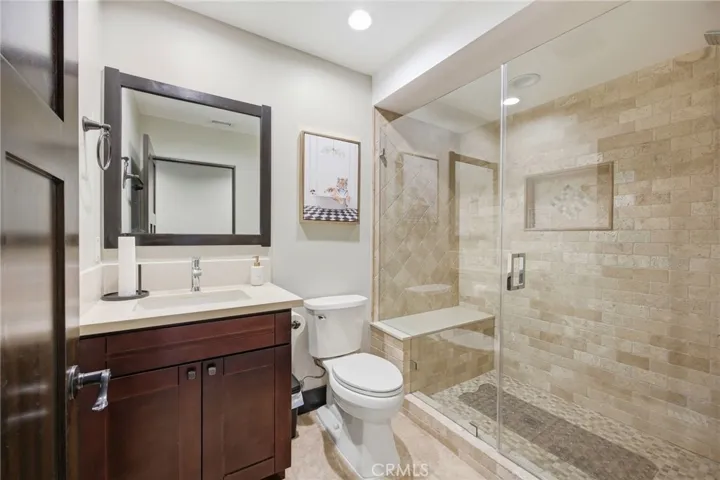 5237 Topanga Canyon, Woodland Hills, California 91364