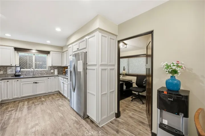 5237 Topanga Canyon, Woodland Hills, California 91364